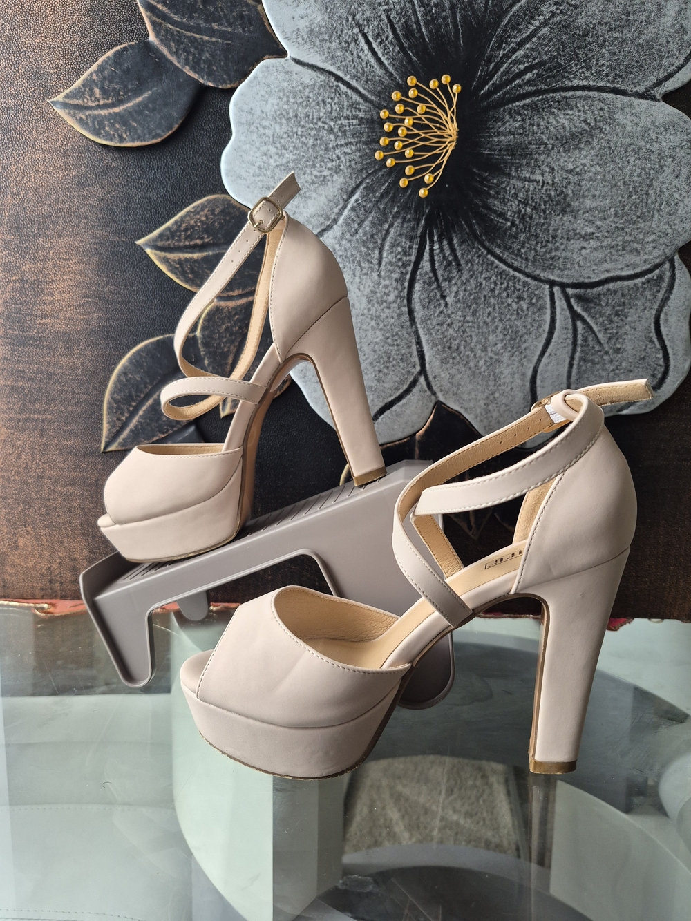 Liz Claiborne Cream Platform Ankle-Strap Heels